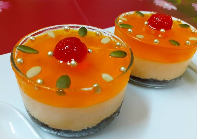 Orange cheesecake with orange jelly