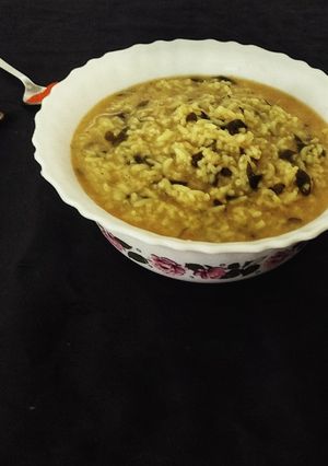 முருங்கையிலை கஞ்சி/சாதம்(moringa leaves rice recipe in tamil) செய்முறை முக்கிய புகைப்படம்