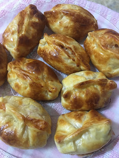 Una foto de Empanadas de membrillo y muzzarella
