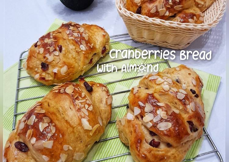 Cara Gampang Menyiapkan Cranberries Bread With Almond Jadi, Bisa Manjain Lidah