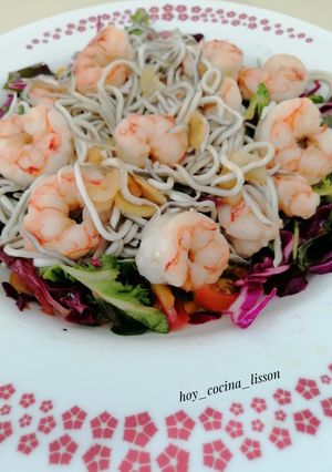 Una foto de Ensalada de lombarda con gulas