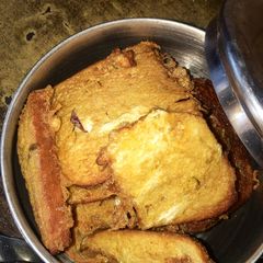 A picture of French toast🍽.