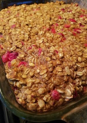 A picture of Pumpkin Cranberry Baked Oatmeal.