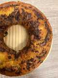 Bizcocho de yogur y naranja con chispas de chocolate en freidora de aire