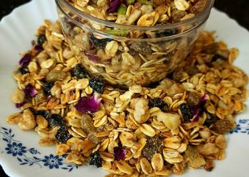 Easiest Way to Recipe Appetizing Nutty Granola with Date Palm Jaggery