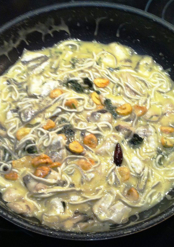 Una foto de Cocochas de merluza y gulas al pil-pil