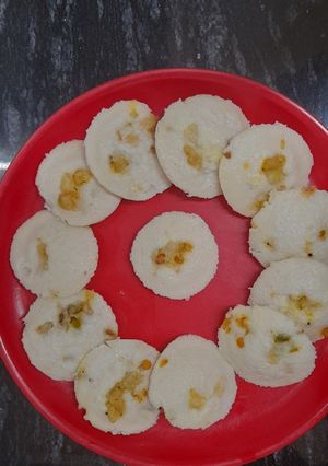 भरवा इडली (bharwa idli recipe in Hindi) रेसिपी मुख्य फोटो