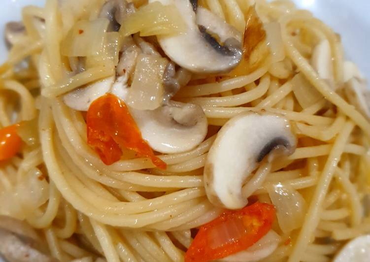 Spaghetti Aglio Olio Jamur