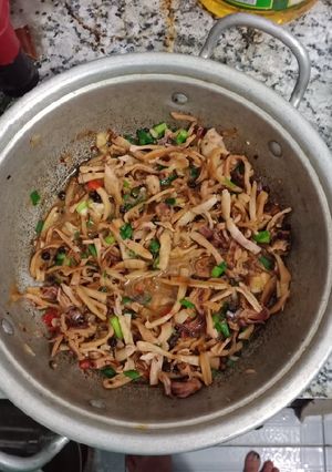 Hình của món Mực khô rim chua cay.