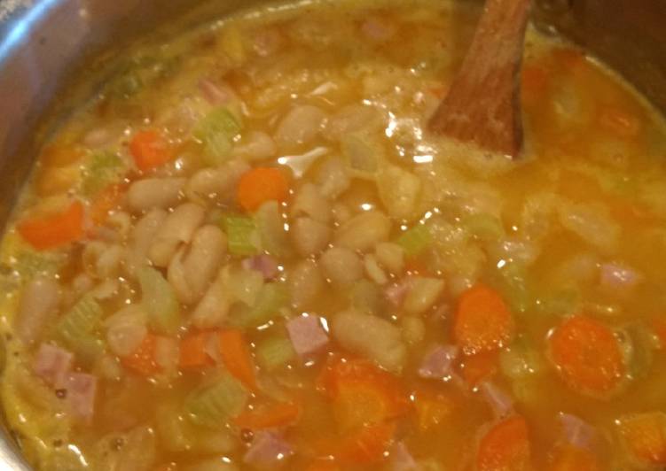 How to Prepare Perfect Quick Ham &amp; Bean Soup