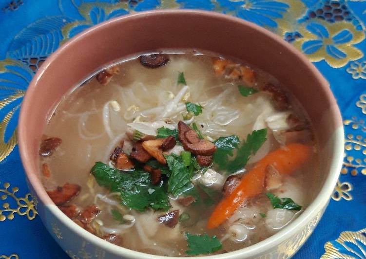 Cara Gampang Menyiapkan Soto Ayam Bening yang Enak Banget