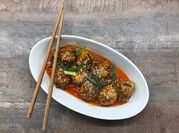 Une photo de sauce pour boulettes