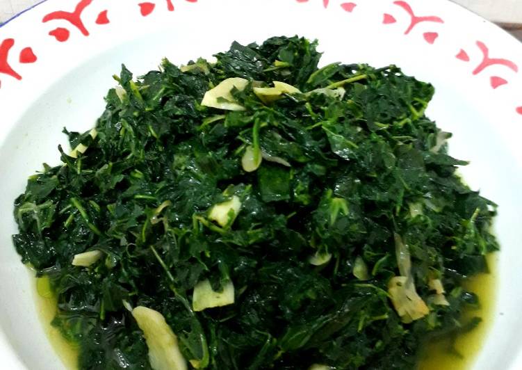 Daun Singkong Tumbuk (Tung Ubi Cak)