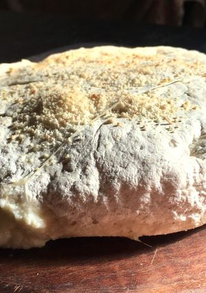 Una foto de Imeretian Khatchapuri (pan relleno de queso) sin gluten con premezcla Pureza sin tacc