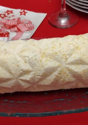 Une photo de Bûche à la mousse de mangue et ananas