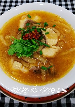Hình của món Bánh canh bột lọc nấu cá lóc.