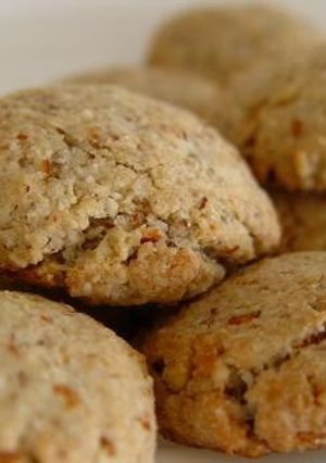 A picture of Jowar-wheat butter cookies.
