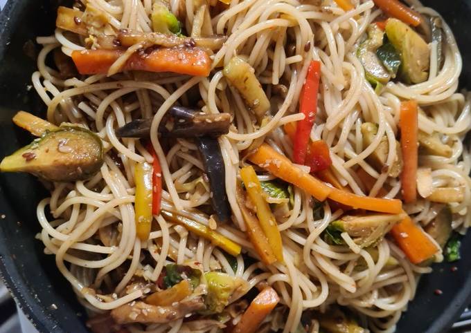 Chop suey de verduras con Spaghetti ? Receta de Mini Acevedo- Cookpad