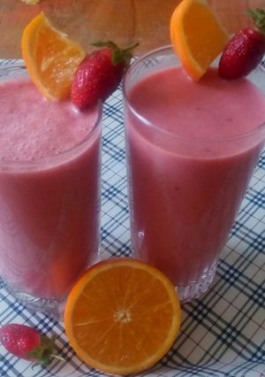 A picture of Strawberry 🍓 smoothie.