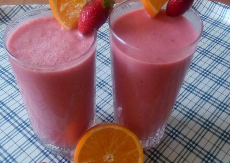How to Make Quick Strawberry 🍓 smoothie