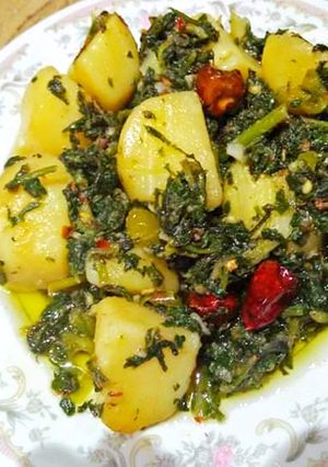 A picture of Palak Alo ki sabzi.