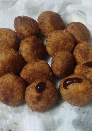 A picture of Cheese potato balls.