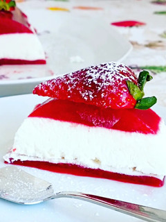 Foto di Tronchetto freddo panna e fragole 🍓🍓