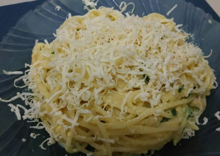 11 Resep: Spaghetti Carbonara dengan Sawi Hijau Kekinian