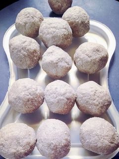 बाजरा लड्डू(Bajra laddu recipe in Hindi) रेसिपी मुख्य फोटो