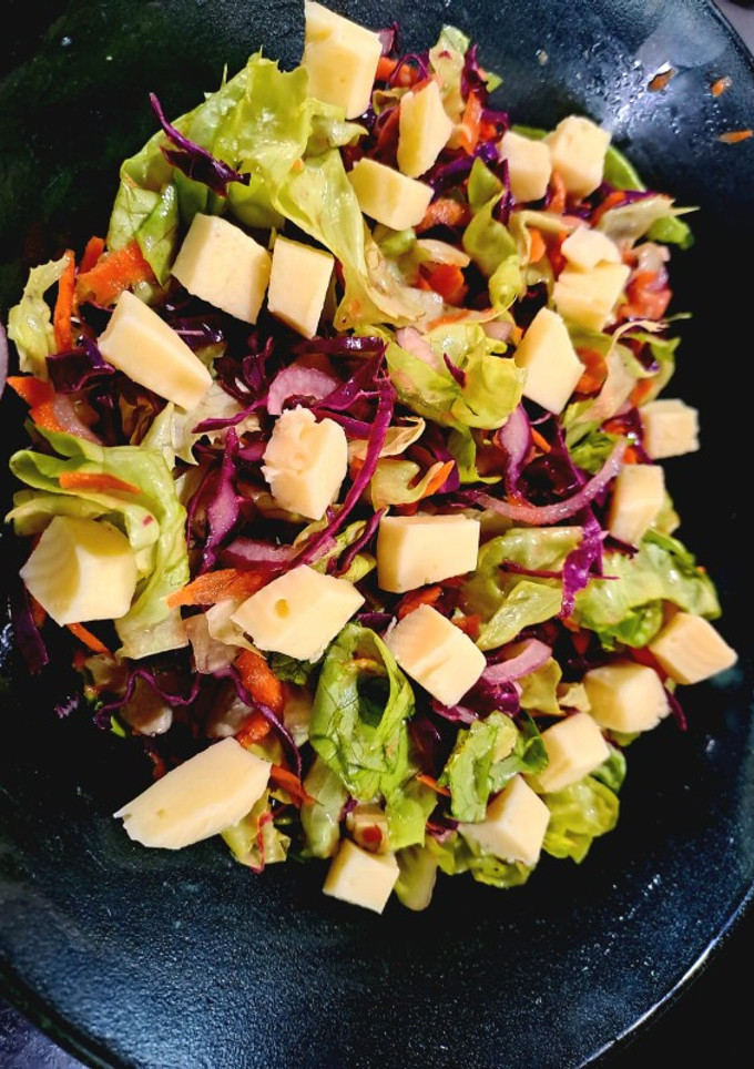 Una foto de Ensalada multicolor