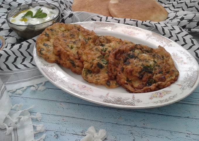 Palestinian Cauliflower Fritters "Mshat"