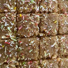 A picture of Topra paak (coconut fudge).