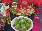 A picture of stuffed laddu