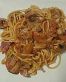 Espaguetis con champiñones y jamón