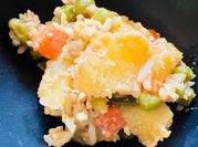A picture of pineapple chunks