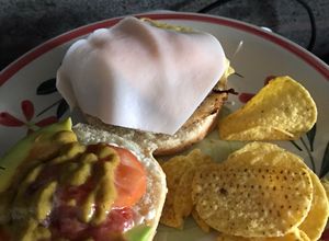 Una foto de Hamburguesas a la venezolana