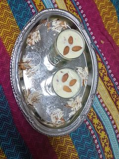 બદામ મિલ્ક શેઇક રેસીપી મુખ્ય ફોટો