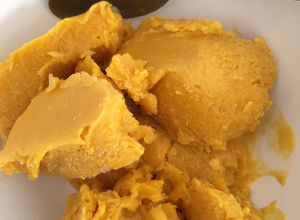 Una foto de Nieve de mango🍦 🥭 natural