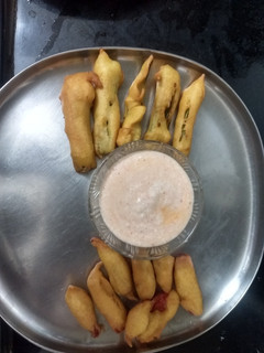 ભજીયા(Bhajiya Recipe in Gujarati) રેસીપી મુખ્ય ફોટો