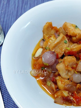 Bagaimana Membuat Oseng Bawang Merah Ayam Bumbu Kencur Gampang