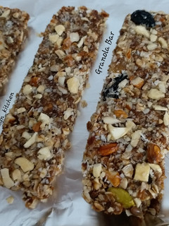 A picture of Dry Fruits and Seeds Granola Bar.