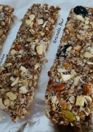 A picture of Dry Fruits and Seeds Granola Bar.