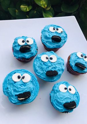 A picture of Funny face Cupcakes.