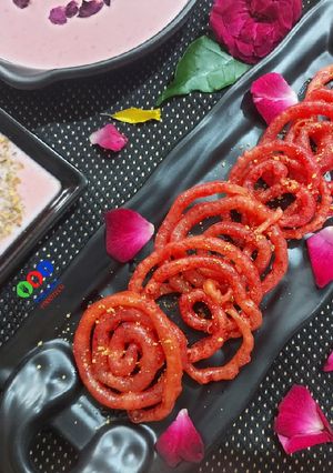 ઇન્સ્ટન્ટ રોઝ જલેબી (Instant Rose Jalebi recipe in Gujarati) રેસીપી મુખ્ય ફોટો