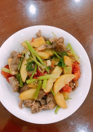 Hình của món Bò xào khoai tây.