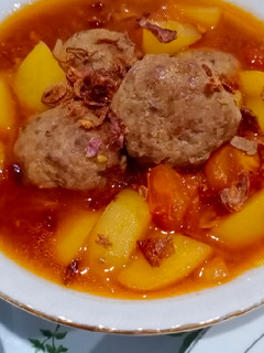 Foto resep Semur bola daging isi telur puyuh