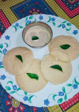 A picture of Idli.