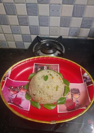 * சம்பா ரவை வெஜ் உப்புமா*(samba ravai veg upma recipe in tamil) செய்முறை முக்கிய புகைப்படம்