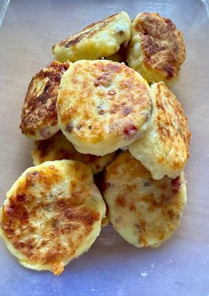 Фото Ліниві картопляники з сиром та сирокопченою ковбаскою нашвидкуруч.