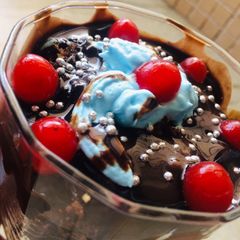 Chocolate cake pudding A picture of Chocolate cake pudding.